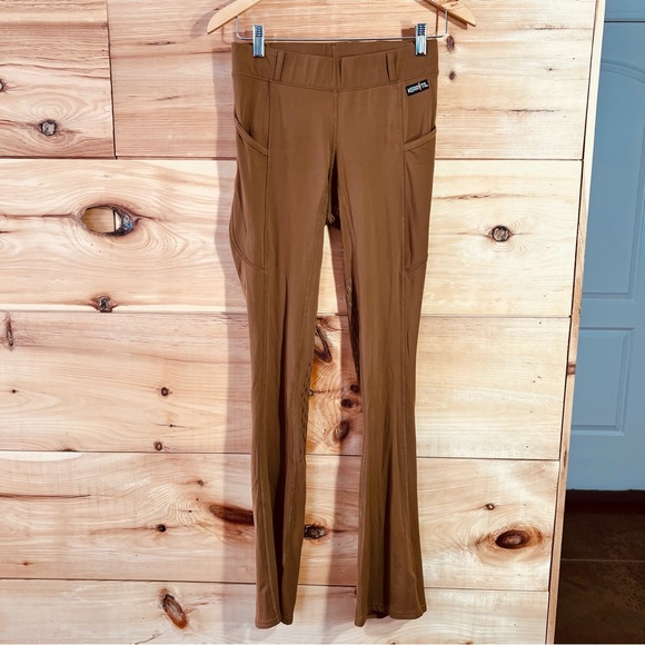 Kerrits Pants - Kerrits Brown Equestrian Flare Pants w/Booty Grip Riding Bootcut Athletic USA